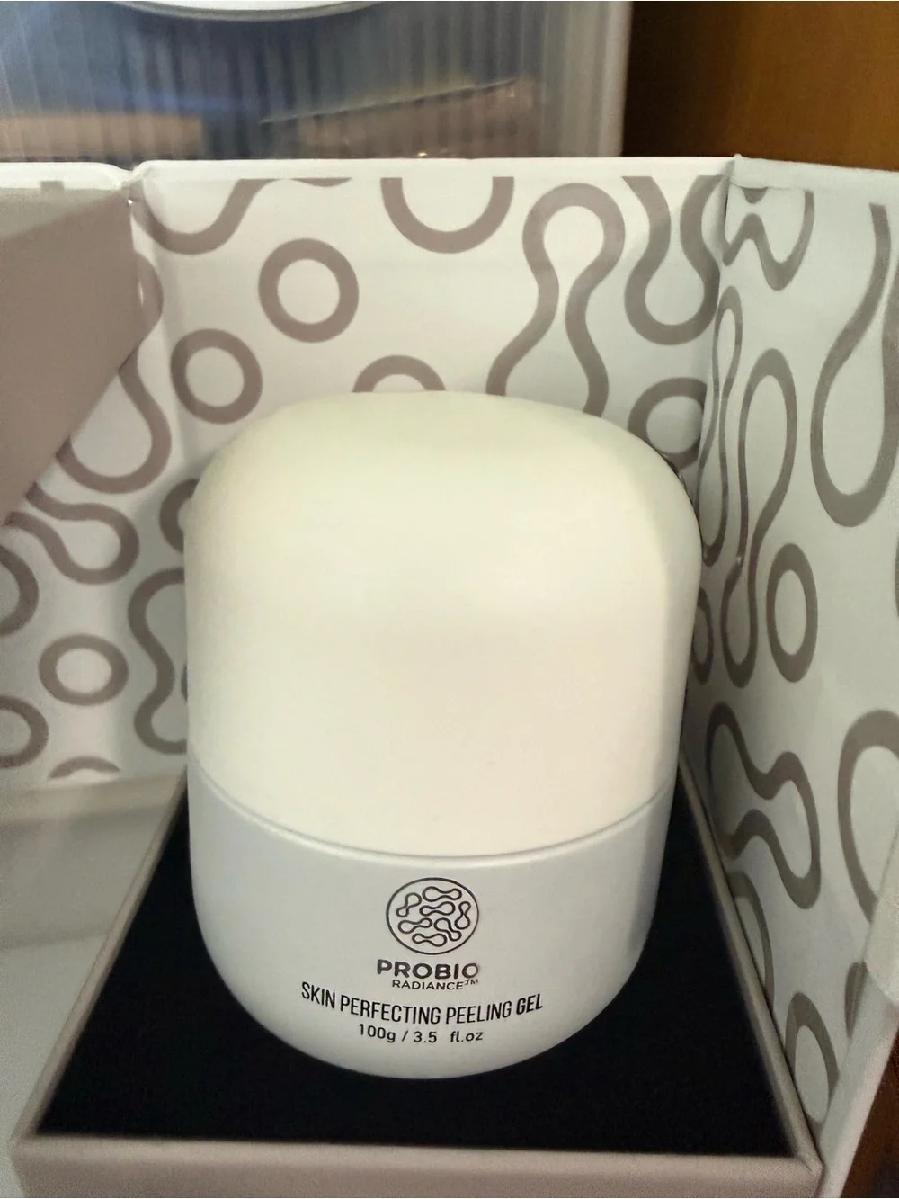 Probio Radiance Skin Perfecting Peeling Gel - White